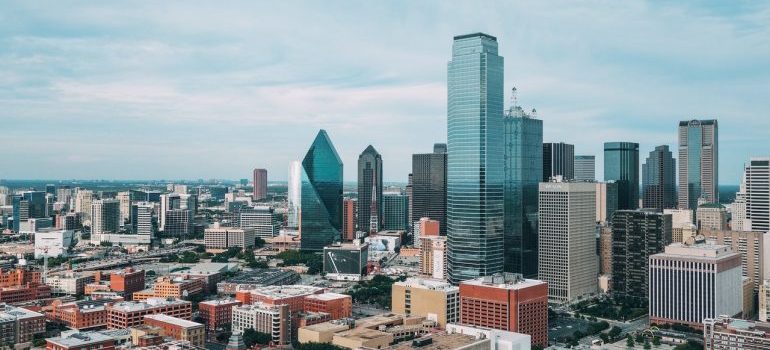Getting a job in Dallas – pros and cons